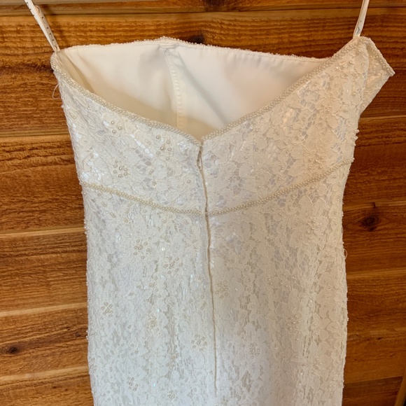 Wedding Dress - Picture 2 of 10